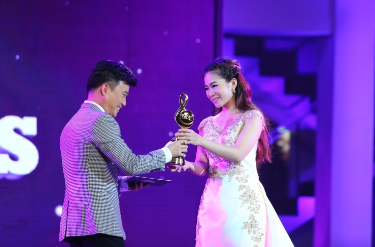 Hướng đi thông minh đã giúp cô gái Trung Hoa “hái quả ngọt” tại Zing Music Awards