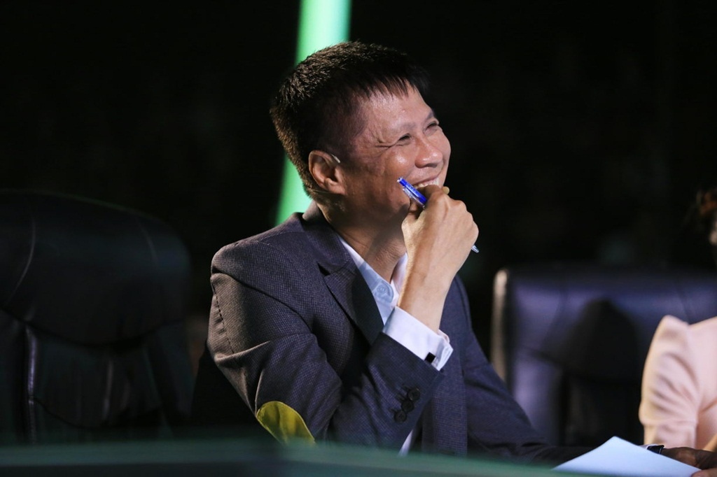 Lê Hoàng nhiều lần làm...