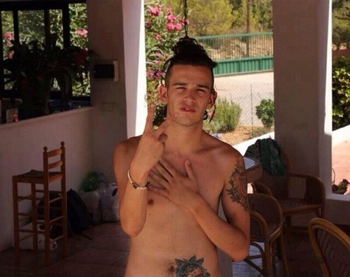 Matt Healy nghiện ma túy đá năm 18 tuổi.