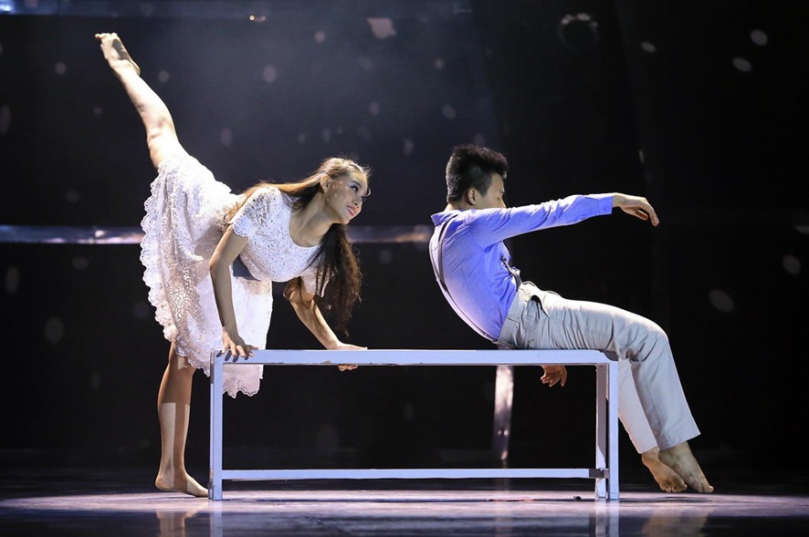 Vi Anh - Duc Tien bi John Huy che au hinh anh