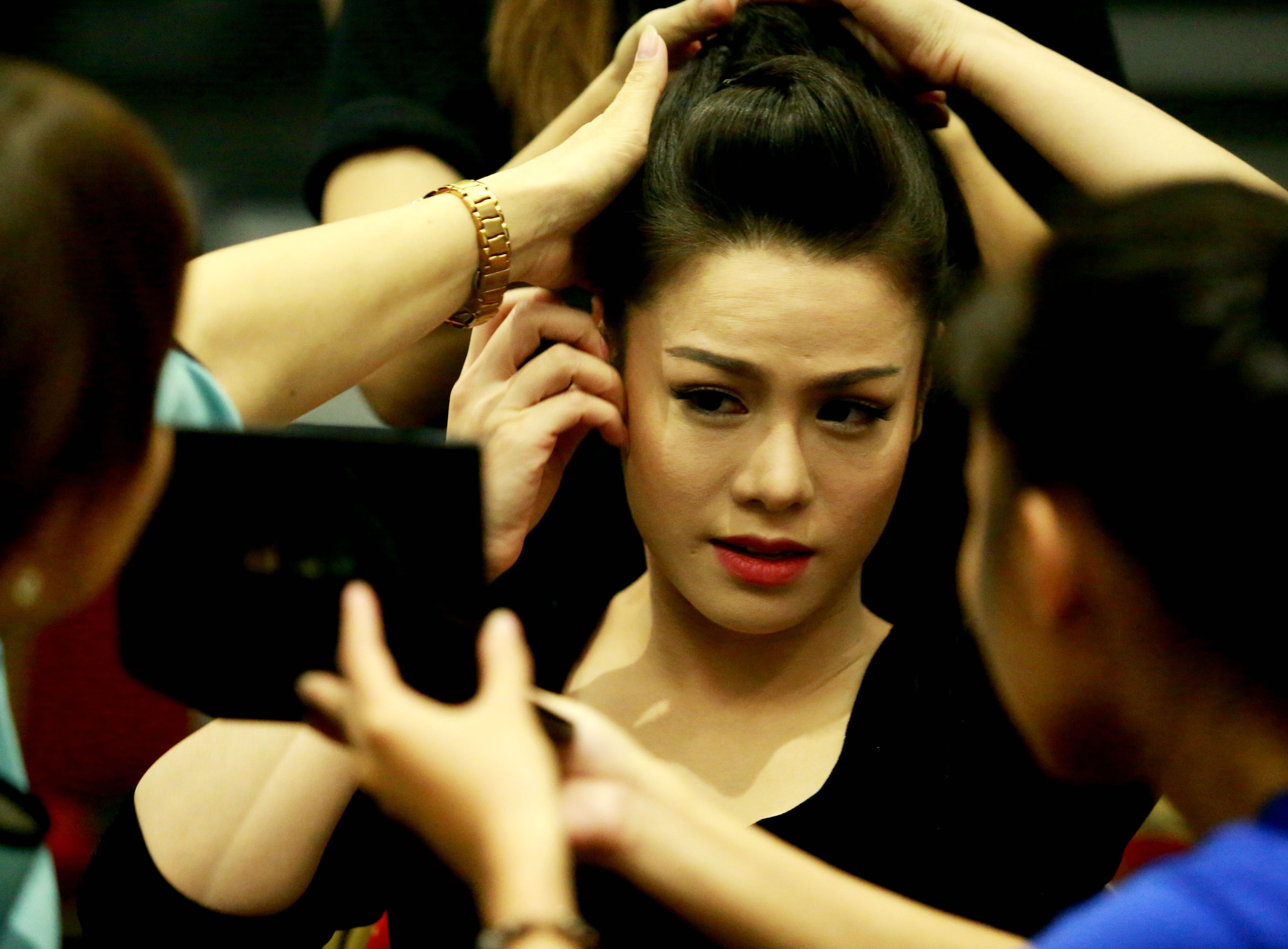 Vì quá bận rộn với công việc và đám cưới nên Nhật Kim Anh gần như kiệt sức. Nhưng cô may mắn được bạn bè và gia đình hỗ trợ hết mình cho lễ cưới nên người đẹp cũng yên tâm phần nào.