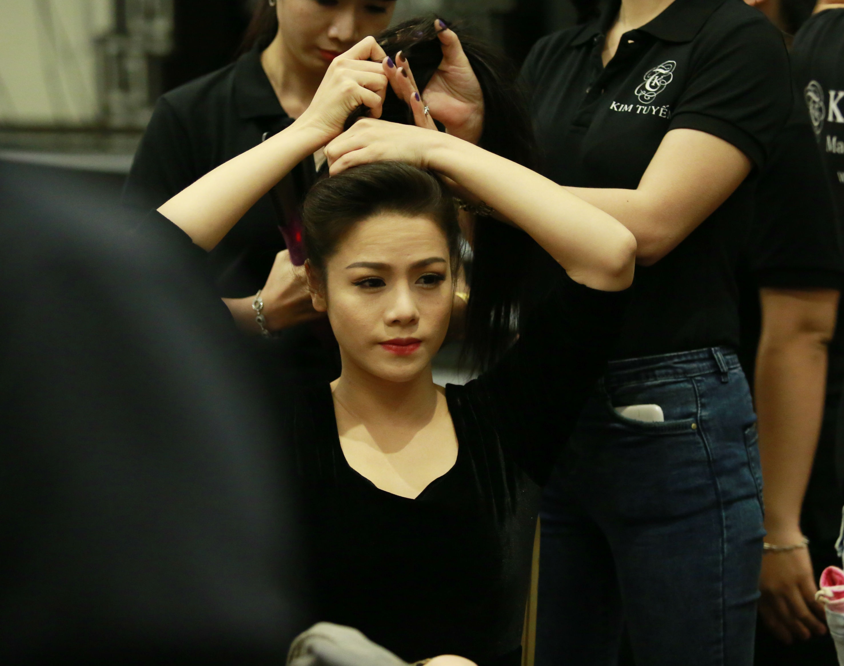 Trước lễ cưới một ngày, Nhật Kim Anh còn tham dự buổi ra mắt album mới của Quang Hà nên cô gần như không có thời gian để nghỉ ngơi. Một năm qua, người đẹp đã hoàn thành xong 4 bộ phim và thời gian còn lại để cô dồn sức cho âm nhạc.