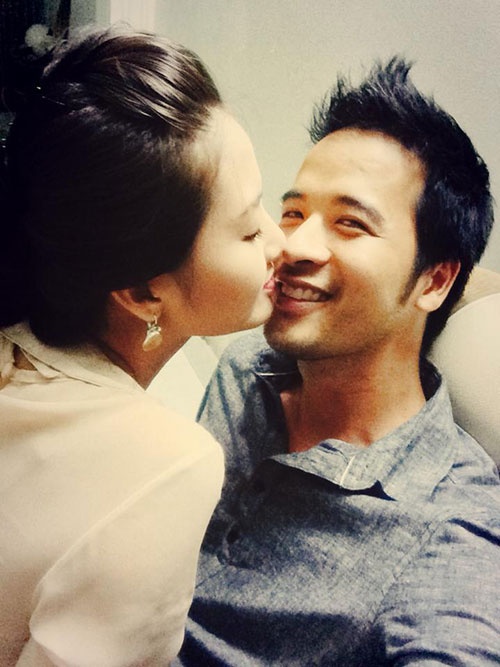 Không may mắn như những cặp đôi trên, dù bén duyên từ phim trường nhưng Ngọc Lan – Đoàn Thành Tài lại có kết cục đáng buồn. Trong khi Đoàn Thành Tài là gương mặt mới của màn ảnh phía Nam thì Ngọc Lan lại sở hữu gia tài đóng phim đồ sộ. Nam diễn viên từng chia sẻ, cả 2 không có ấn tượng tốt về nhau khi tham gia bộ phim Mùa nắng lạ. Cho đến khi tái hợp trong phim Trang trại hoa hồng, họ được đóng cặp đôi tình nhân nên tình cảm nảy nở. Trong một cảnh quay ở Đà Lạt vì thời tiết quá lạnh nên Ngọc Lan run rẫy, anh đã mạnh dạn đến ôm cô thật chặt và từ đó họ bắt đầu tìm hiểu nhau.