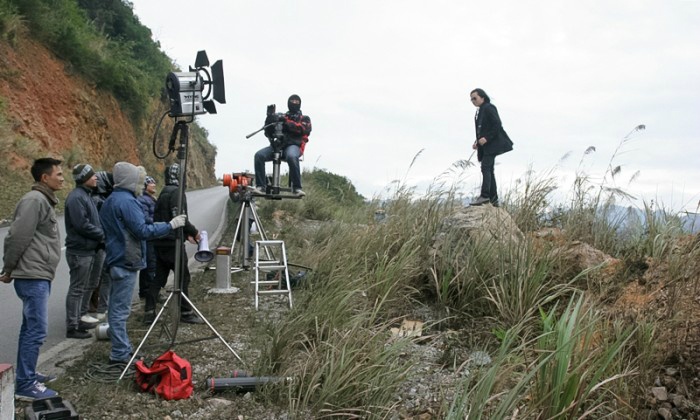 MV Hoa ban trang cua Buc Tuong hinh anh