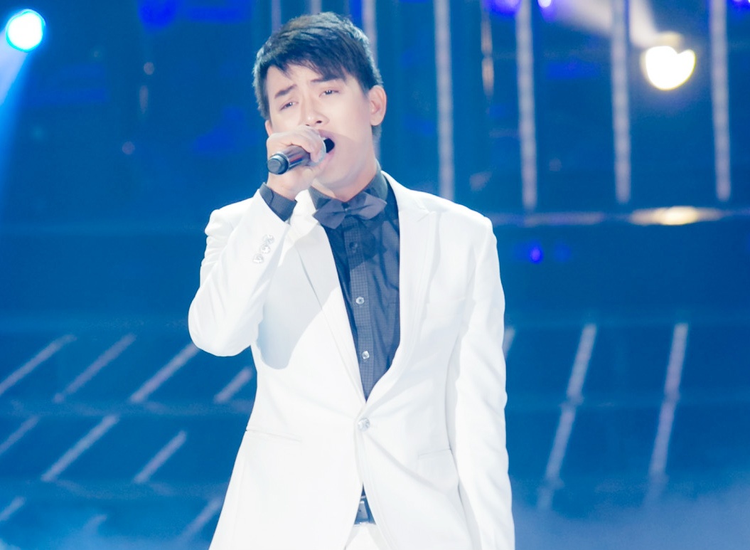 Hoai Lam mang hit moi len san khau Guong mat than quen nhi hinh anh