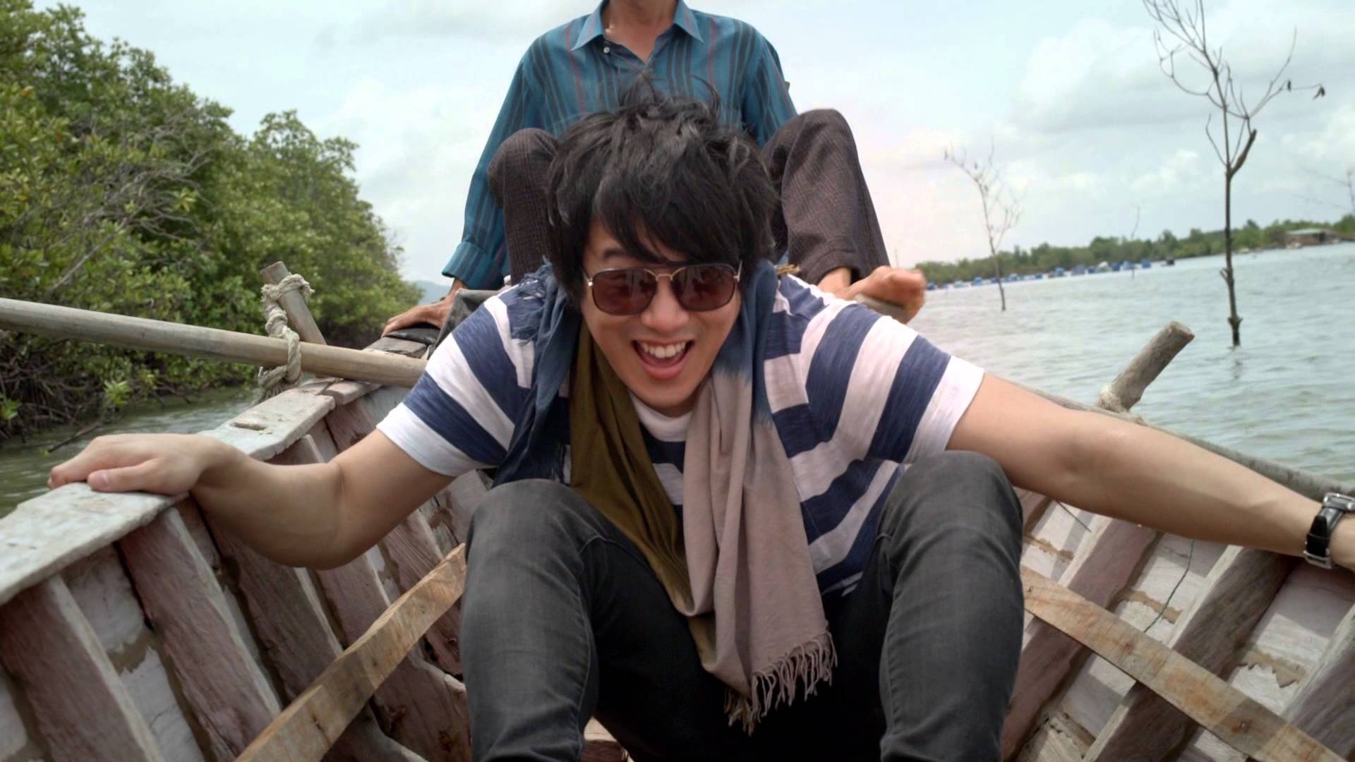MV My Kool của Thanh Bùi cũng lướt qua khắp vùng miền Việt Nam. Dù không được chăm chút từng thước quay nhưng những thước phim giàu tính chân thật để lại ấn tượng bởi những vẻ đẹp rất Việt Nam.