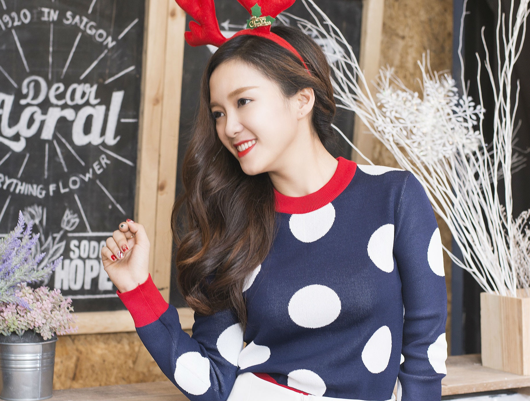 Dinh Huong tung MV Giang sinh ung ho nguoi dong tinh hinh anh