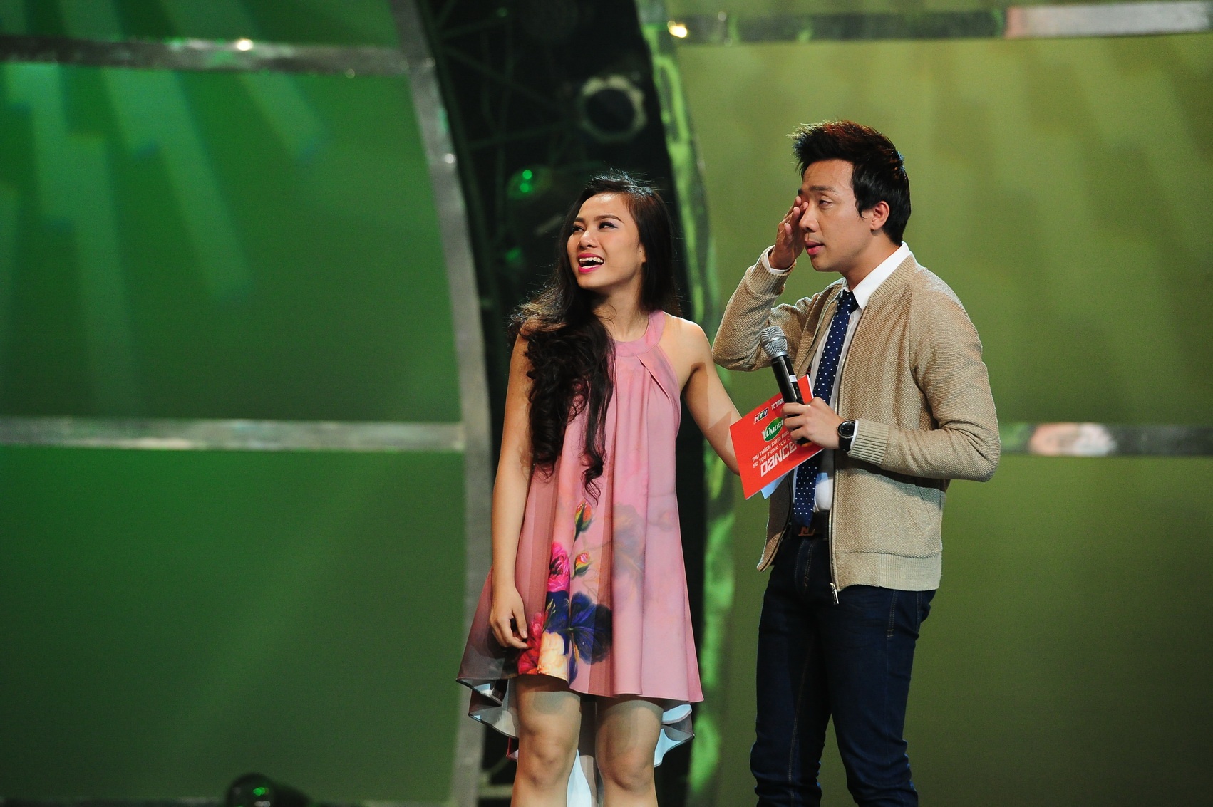 Thương Hoài phát biểu khi chia tay: “Một năm qua em bỏ nhảy để tập trung vào học nên khi đứng trên sân khấu này, em rất hối hận vì điều đó. Em cảm thấy đời vũ công không thể sống nếu thiếu nhảy. Em cảm ơn mọi người vì đã bình chọn và giữ em lại top 6”. 