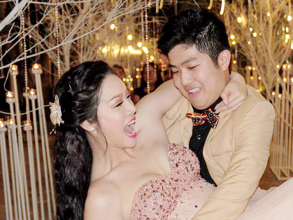 Nhat Kim Anh suyt ngat xiu trong tiec cuoi hinh anh