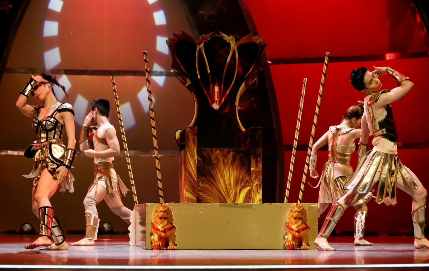 Tran Thanh tranh ngoi vua voi 4 vu cong hinh anh