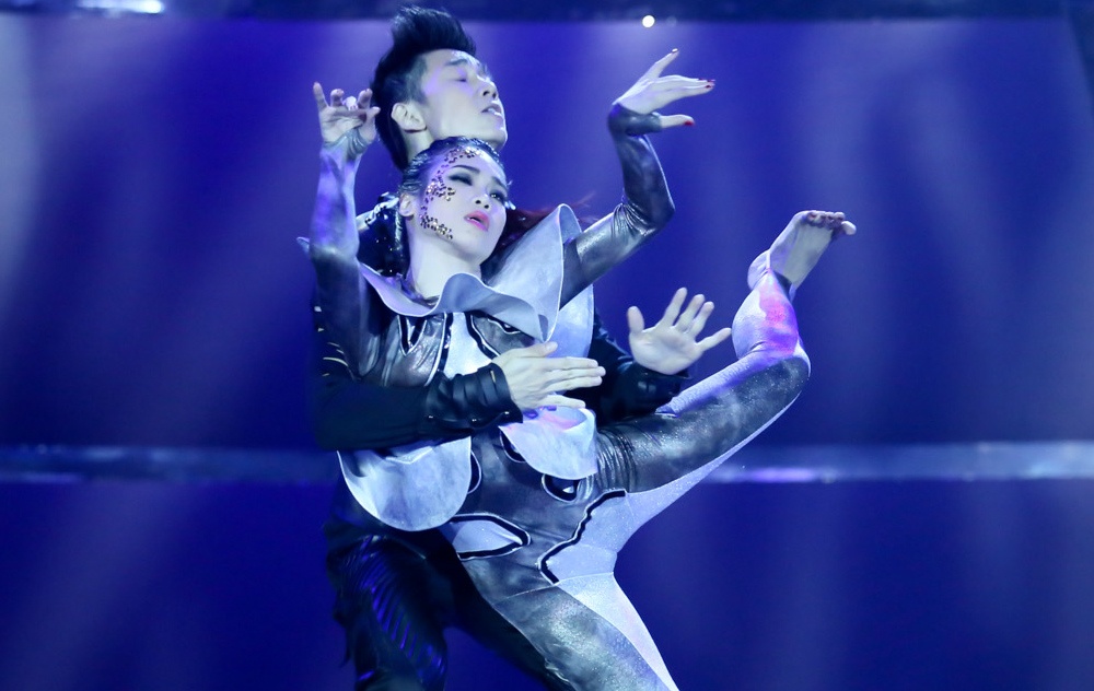 Tran Thanh treu goi nguoi ngoai hanh tinh Son Lam - Xuan Thao hinh anh