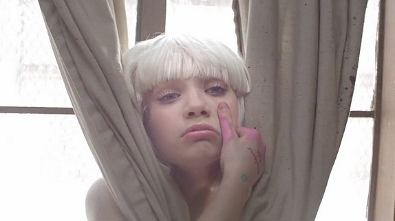 MV Chandelier – Sia hinh anh