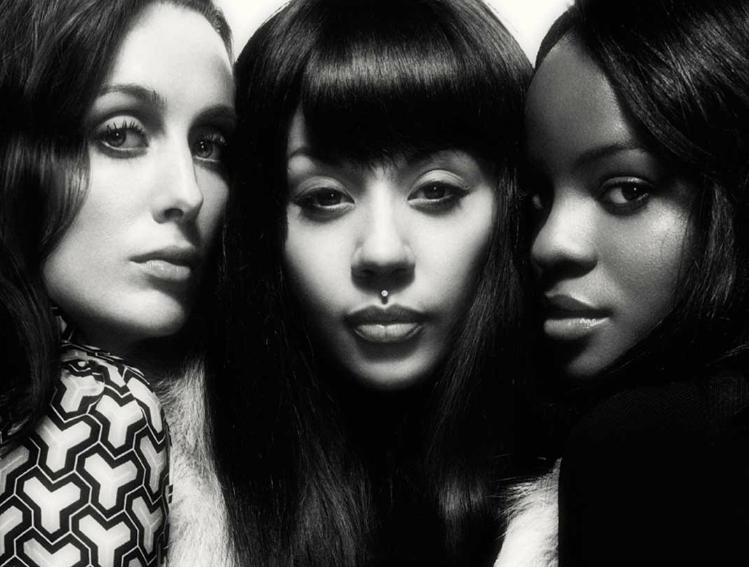 Ca khuc New Year cua nhom Sugababes hinh anh