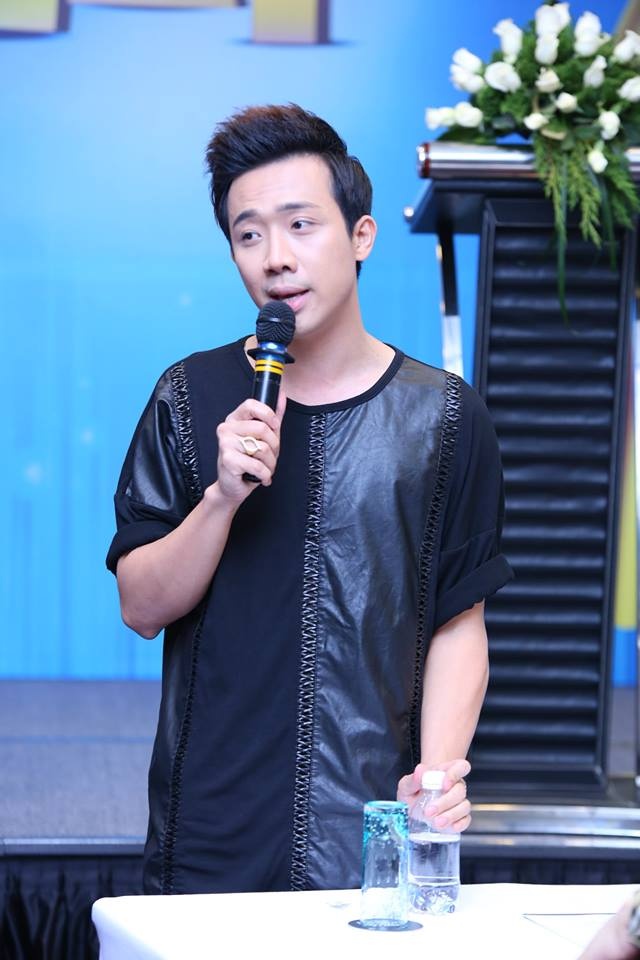 Điểm mới lạ, khác biệt của chương trình năm nay là khán giả sẽ được chứng kiến diễn xuất của các nghệ sĩ trên sân khấu nghiêng 21 độ. Ở mỗi tập phát sóng sẽ có một tiết mục hài kịch được thực hiện trên sân khấu nghiêng. 