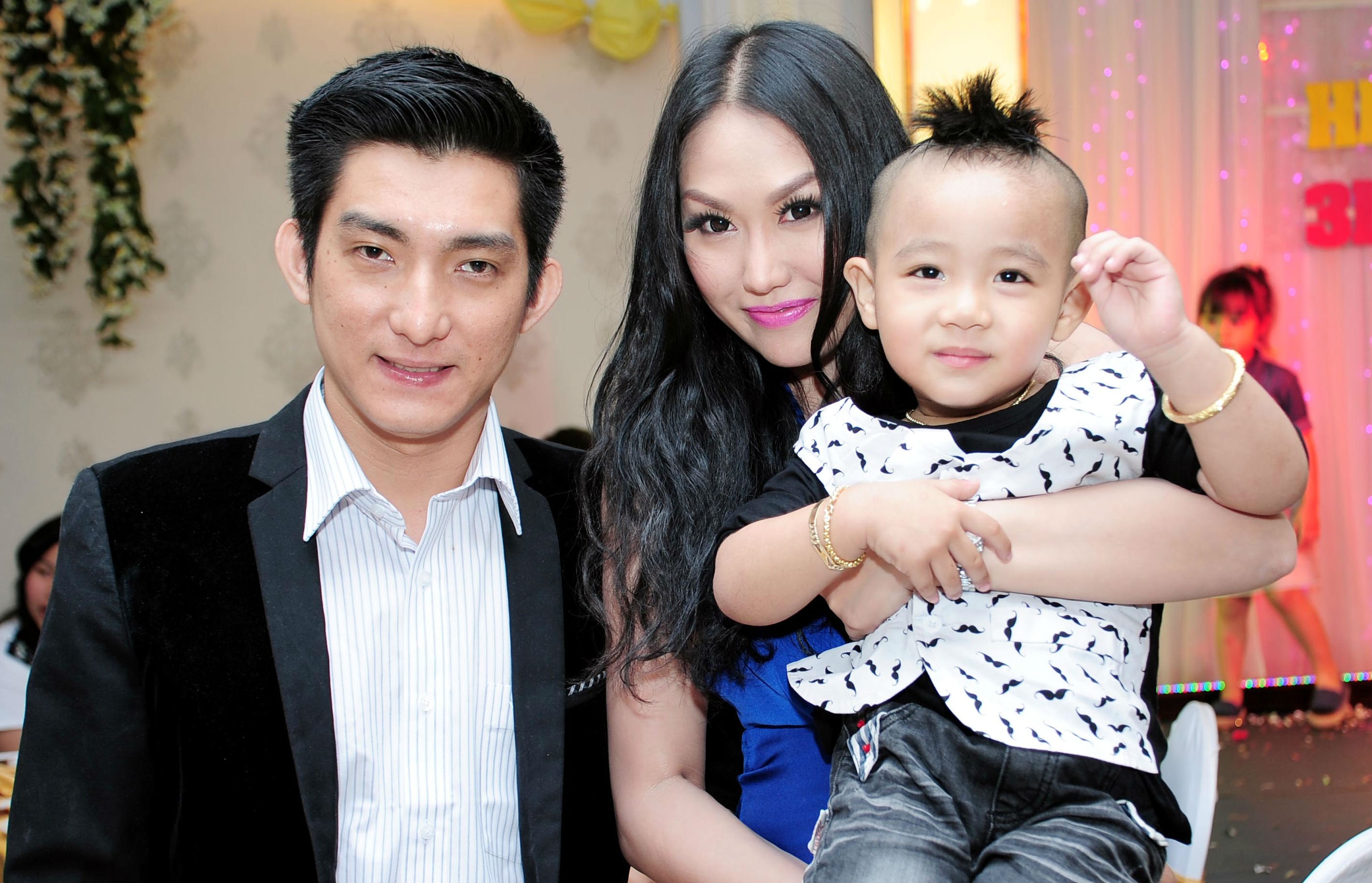 Vo chong Phi Thanh Van du tiec sinh nhat con trai Hieu Hien hinh anh