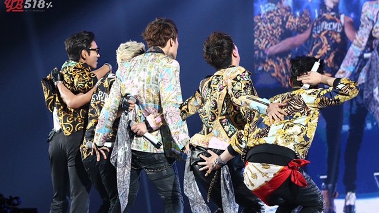 Khoảnh khắc hài hước khiến fan