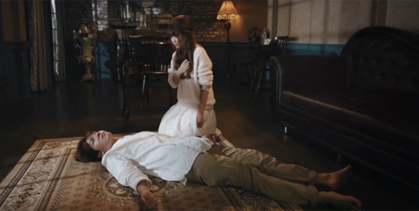 Kelvin Khánh tiếp tục làm bạn trai của Khởi My trong MV mới này nhưng với một câu chuyện bi thương hơn. 