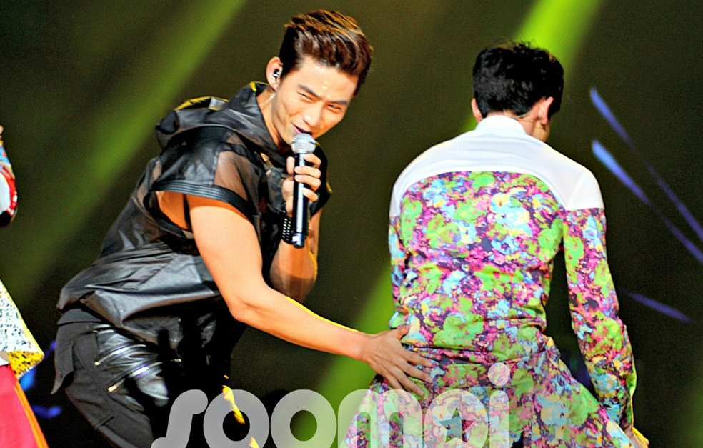 Hinh anh hai huoc sao Kpop dong cham vong 3 cua ban dien hinh anh