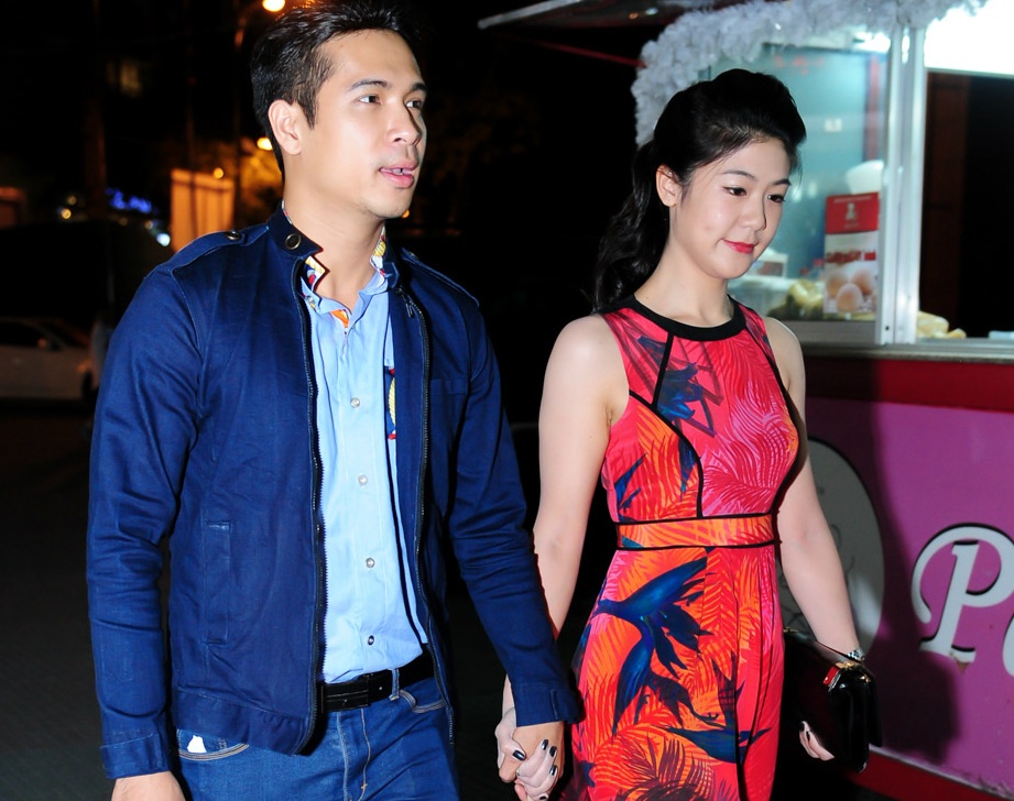 Truong The Vinh va ban gai phi cong tinh tu di xem phim hinh anh