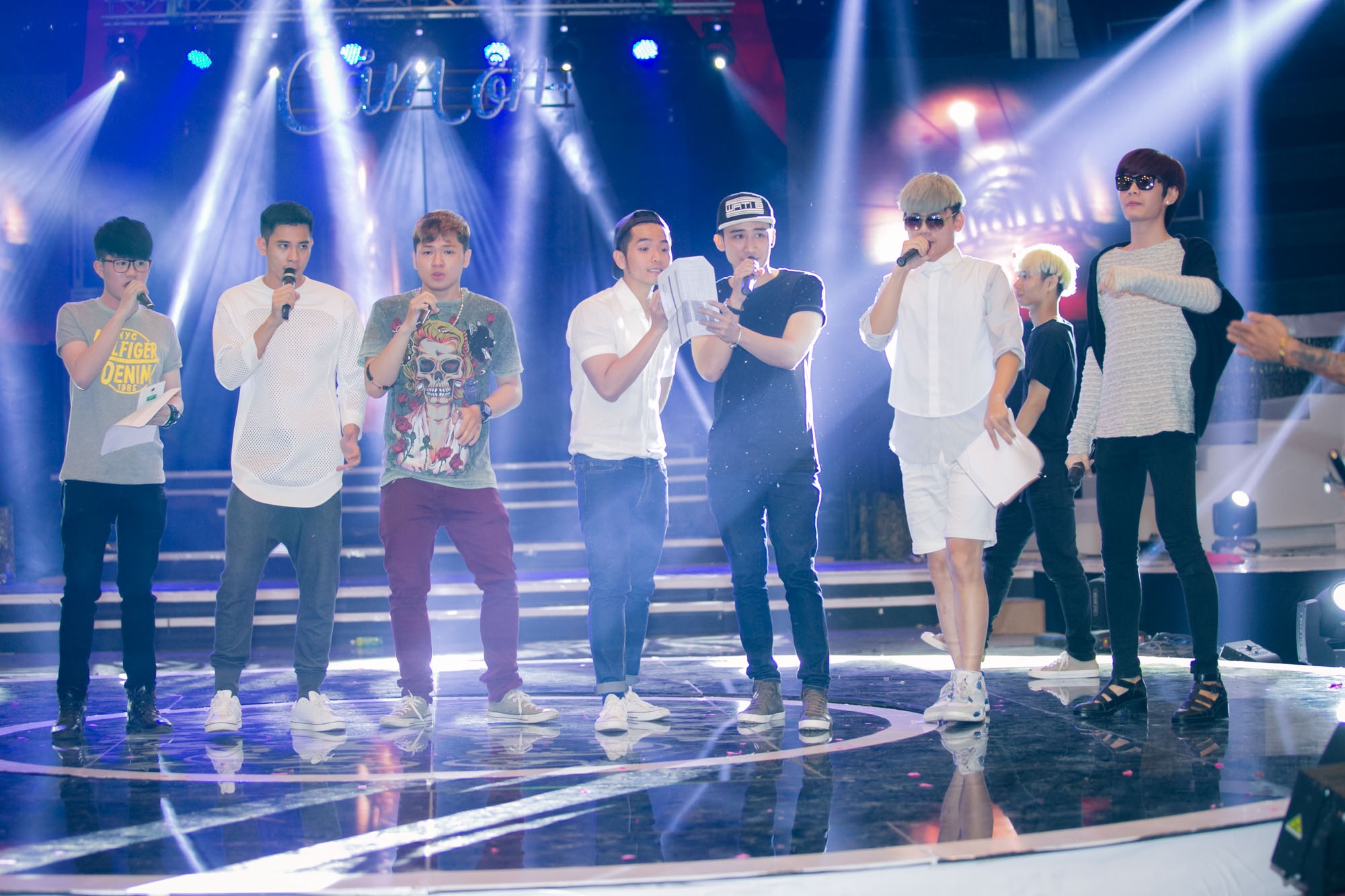 Liveshow lấy chủ đề Cảm ơn – tên một ca khúc gắn liền với nam ca sĩ tài hoa mệnh bạc Wanbi Tuấn Anh. Liveshow không chỉ gợi nhớ lại hình ảnh một ca sĩ trẻ luôn lạc quan, sống và cháy hết mình với đam mê mà còn muốn truyền tải và nhân rộng tinh thần ấy đến với hàng ngàn khán giả trẻ.