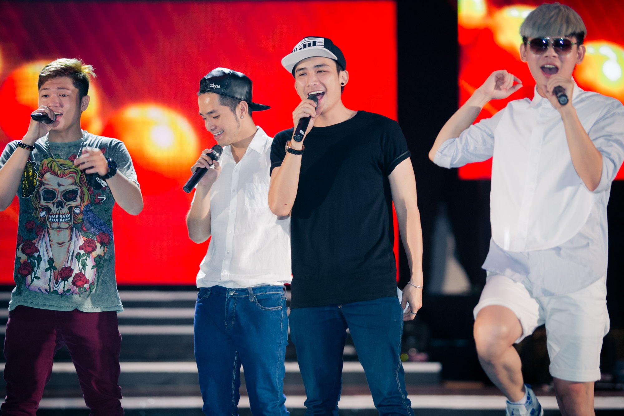 Nữ ca sĩ Trang Pháp dù đang sốt cũng cố gắng đến tham gia tổng duyệt. Cô sẽ góp mặt trong ca khúc Còn mãi, hát cùng với ca sĩ Minh Tuấn, Fame Chí Thành, Hòa Minzy, Đào Bá Lộc, Gin Tuấn Kiệt, Ái Phương, Sĩ Thanh, Phạm Hồng Phước, Hỗ Vĩnh Khoa, Phương Trinh Jolie và Đại Nhân.