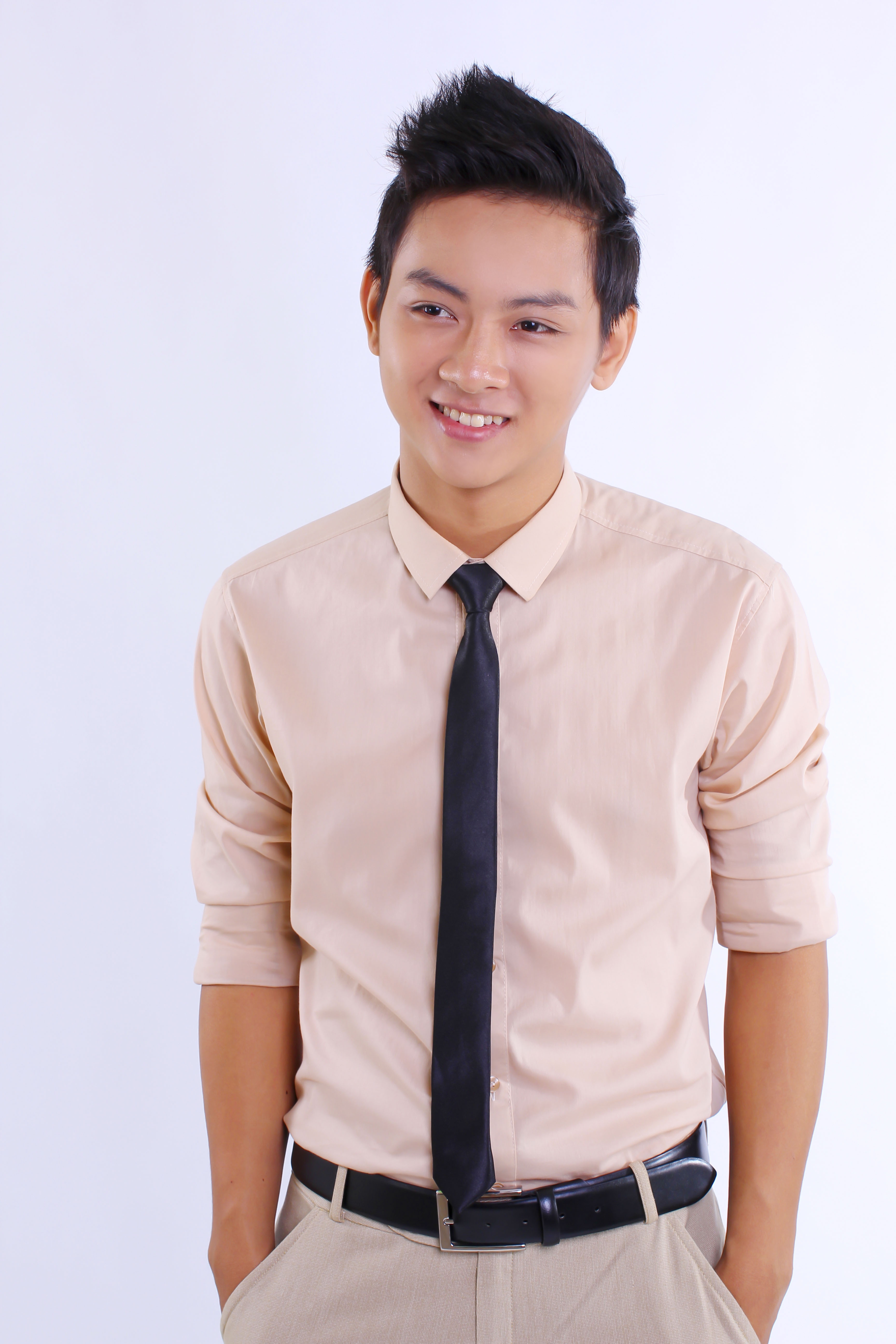 Trong quá trình lên Sài Gòn học nhạc, Hoài Lâm cũng nhận thấy sự khó khăn khi bị thiếu hụt kiến thức và vốn sống so với nhiều người khác do bỏ học giữa chừng, anh tâm sự: 