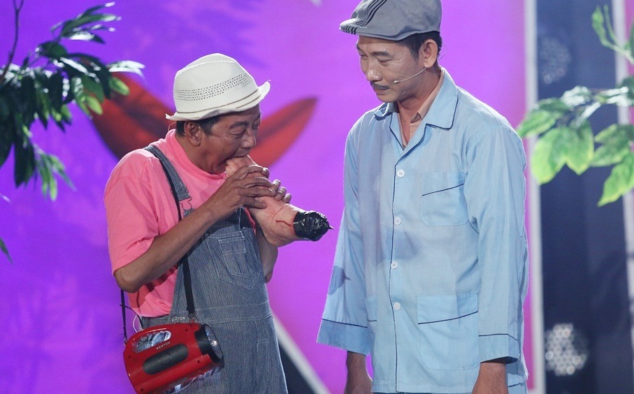 Dung toc gay voi Di dem co ngay gap ma hinh anh