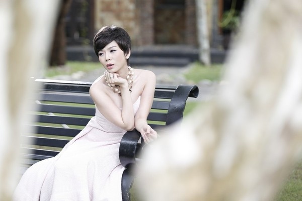 MV Con tim dai kho - Le Quyen hinh anh