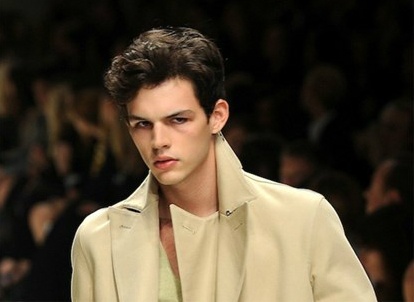 9 nguoi mau tre dep tu ket lieu doi minh hinh anh