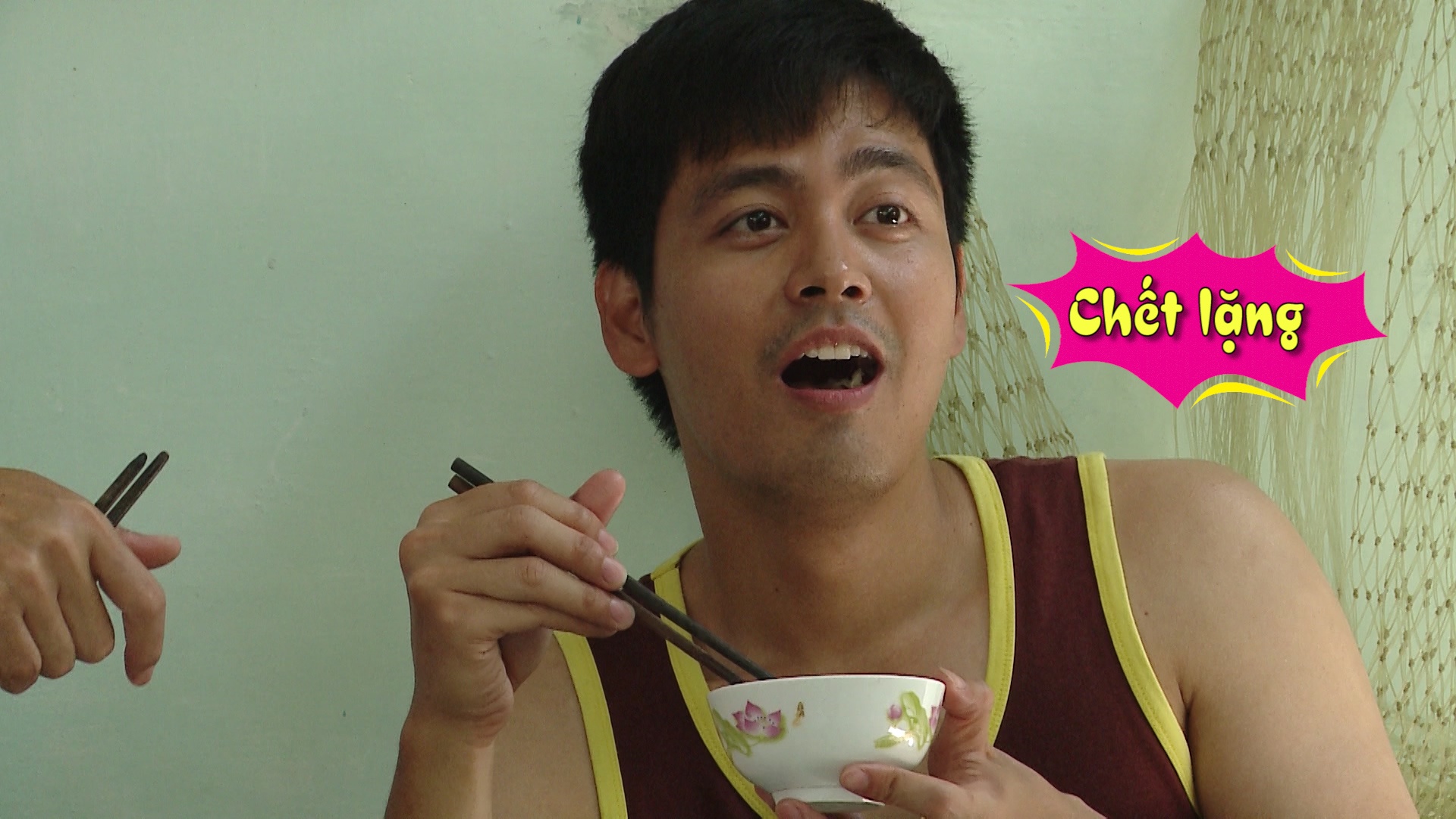 Nhiệm vụ chiều nay của các bố là phải nấu một bữa ăn cho 200 cư dân của làng chài Bích Đầm với nguồn vốn từ việc đánh cá ở hôm trước. Bố Minh Khang còn cảm thán “Hôm trước nấu cho 4 người, mới vừa rồi là 8 người, còn chiều nay cho 200 người”.