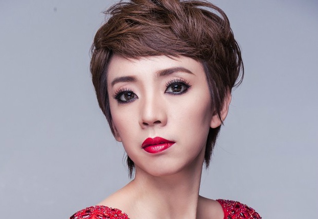 Thu Trang nhan nhin suot 10 nam cho toa sang hinh anh