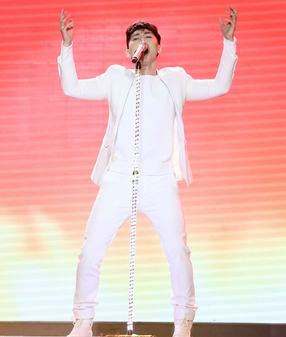 Đây là lựa chọn thông minh của Isaac bởi ca khúc này giúp anh khẳng định khả năng hát live vừa khoe được vốn liếng tiếng Anh sở trường. Với sự xuất sắc đó, học trò Ngô Thanh Vân giành được 38,5 điểm.