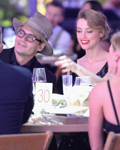 Johnny Depp và Amber Heard thường xuất hiện cùng nhau như hình với bóng.