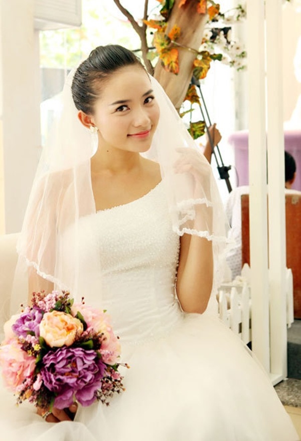 Gái ế kén chồng là bộ phim truyền hình dài 30 tập, thuộc thể loại ca nhạc - hài - tình cảm với sự tham gia diễn xuất của người đẹp Phan Như Thảo trong vai nữ chính.