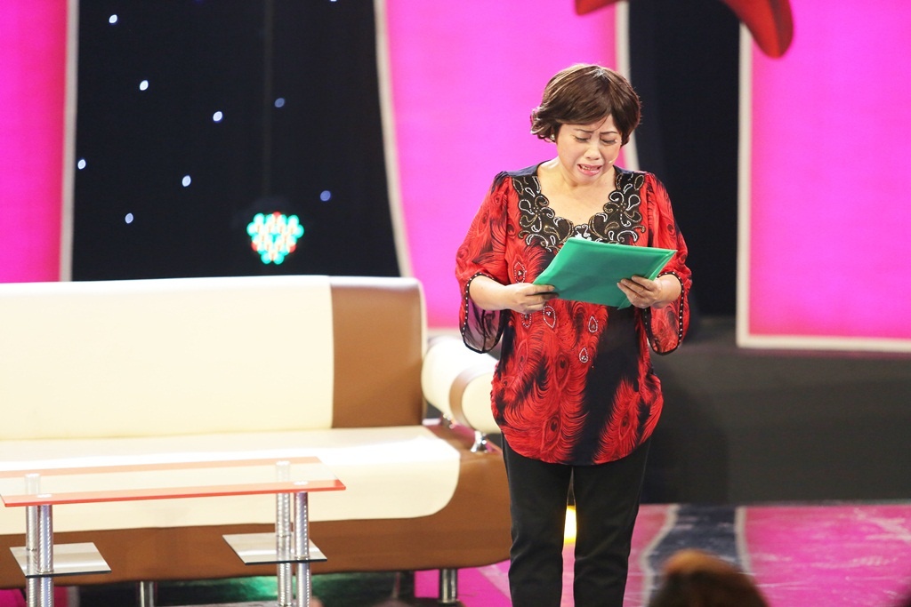 Tiểu phẩm với sự diễn xuất của các nghệ sĩ gạo cội Phi Phụng, Thanh Tùng, Thụy Mười mang đến cho người xem những cung bậc cảm xúc khác nhau. Khi thì hài hước, hóm hỉnh, lúc lại chất chứa những tình cảm sâu kín.