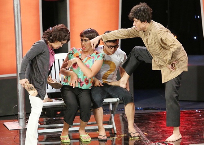 Viet Huong - Tran Thanh hen ho o cong vien hinh anh