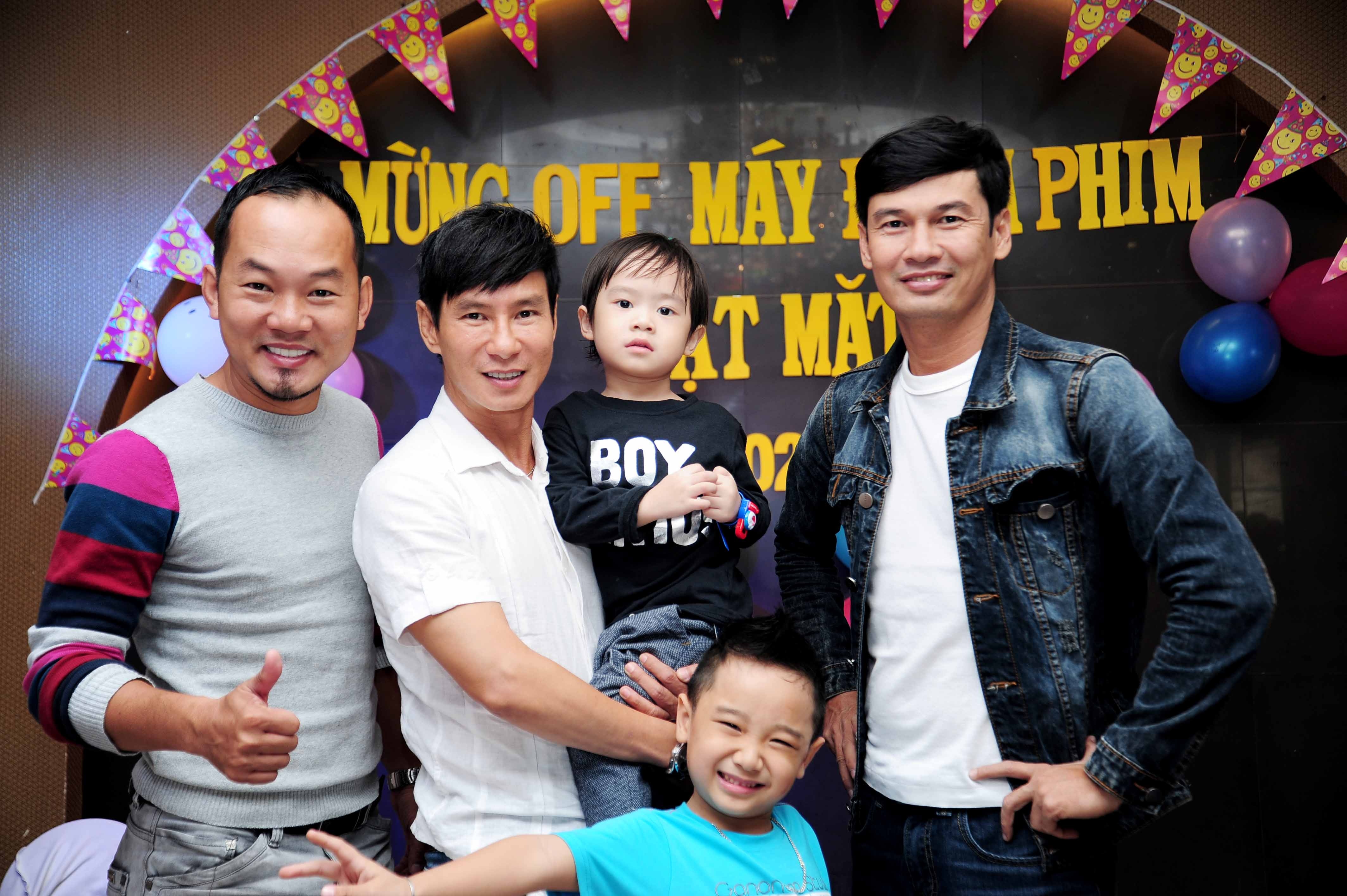 Đây là bộ phim điện ảnh thứ hai của Lý Hải sau thành công của Bí mật lại bị mất. Ít ai biết rằng, nam ca sĩ từng được đào tạo bài bản tại trường Sân khấu điện ảnh TP HCM. 