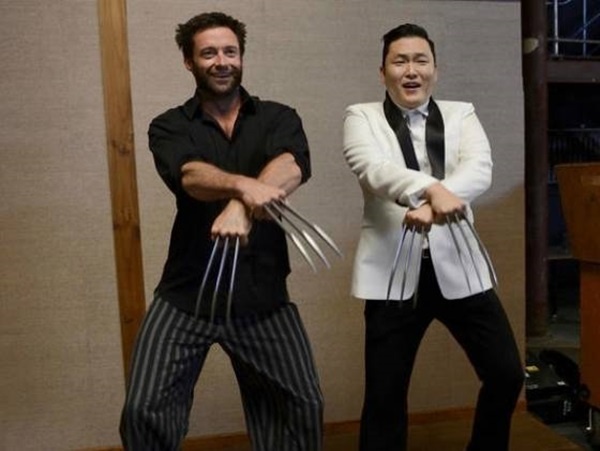 Diễn viên Hugh Jackman cùng PSY tái hiện lại vũ điệu