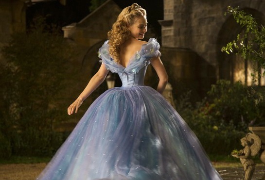 Sao 'Cinderella' tuc toi vi bi to photoshop vong 2 hinh anh