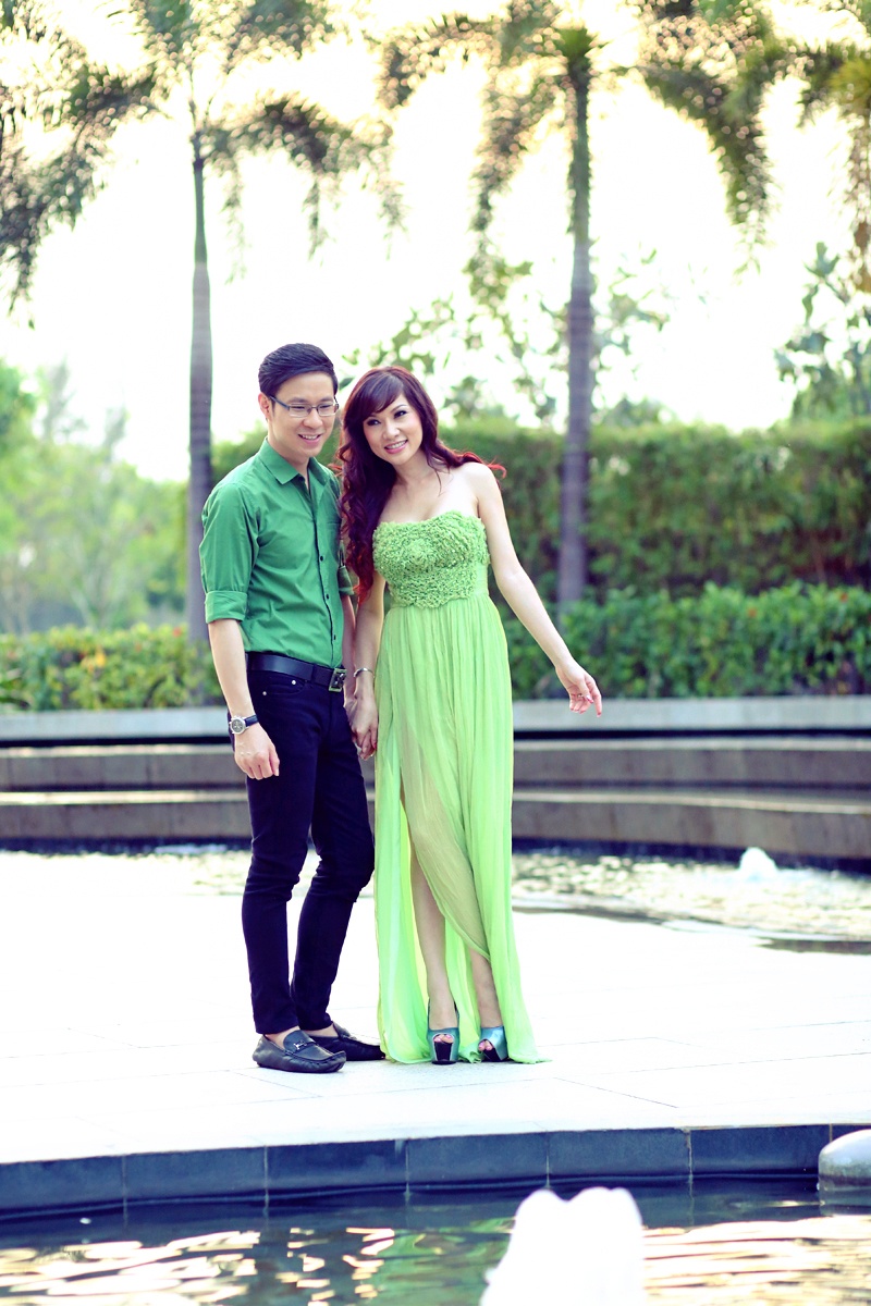 Trong dịp 8/3, MC Anh Quân hẹn hò “người tình tin đồn” Kavie Trần dạo phố với những khoảnh khắc ngọt ngào và lãng mạn. 