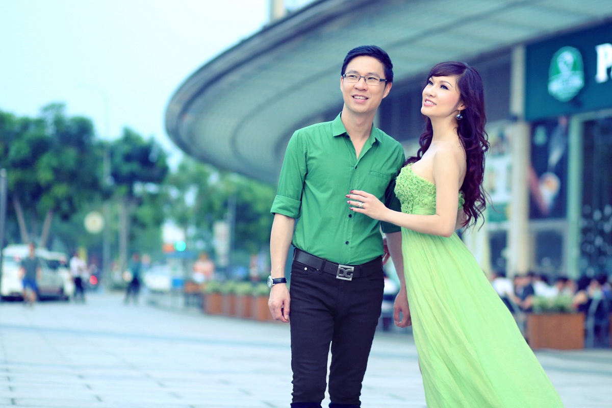 Cả hai đang chuẩn bị thực hiện MV mới mà đích thân Anh Quân trực tiếp tham gia vào quá trình sản xuất hỗ trợ “bạn gái tin đồn”.