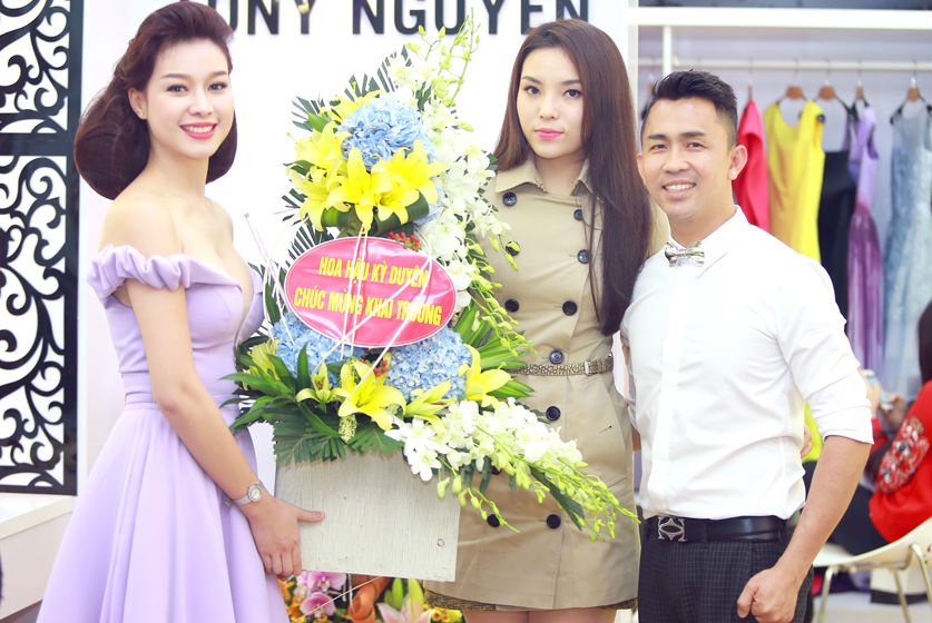 Hoa hau Ky Duyen 'kin cong cao tuong' du su kien hinh anh