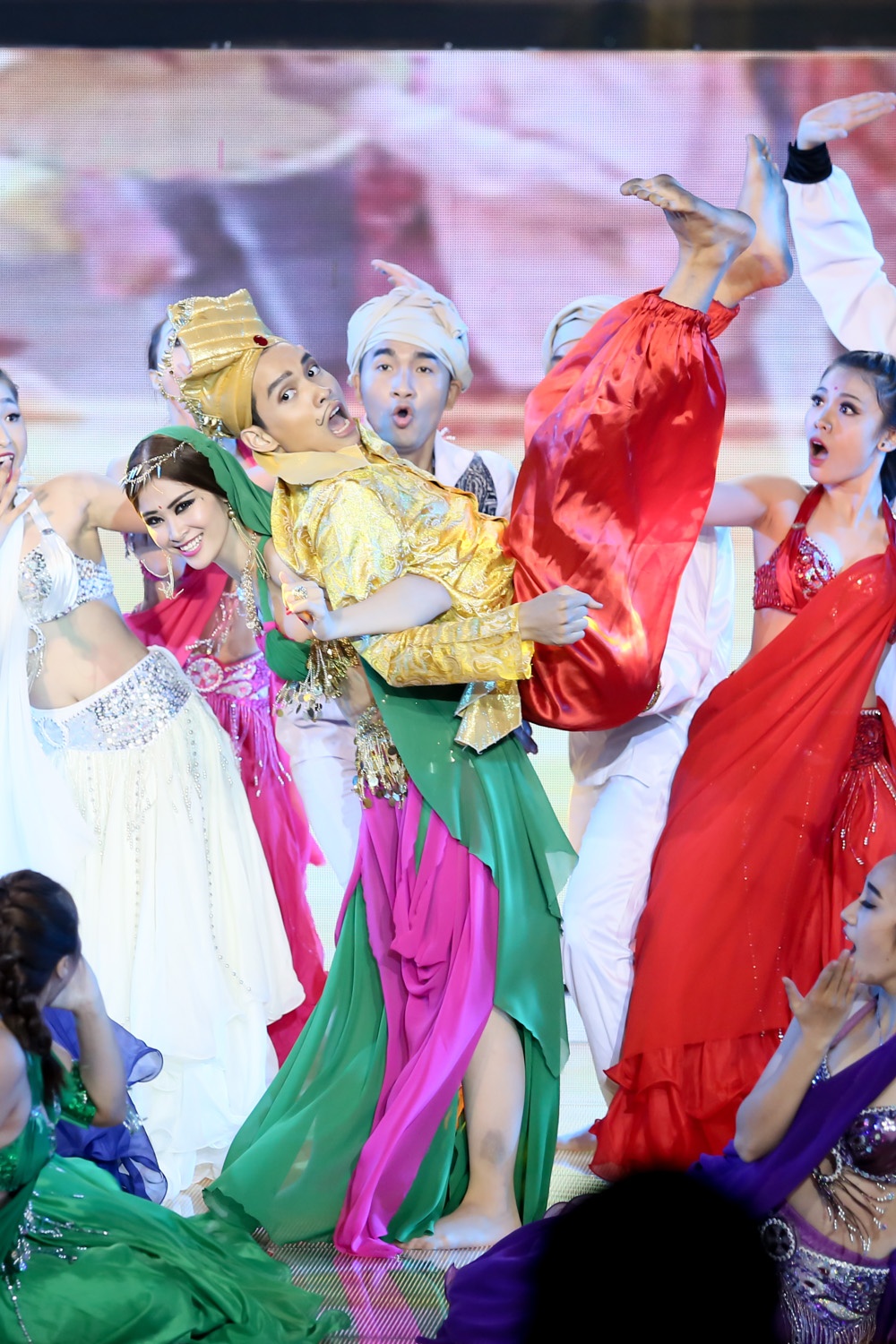 Bộ tứ giám khảo đánh giá cao bản phối đúng chất wordmusic của Đỗ Hiếu. Hà Hồ và Nguyễn Hải Phong khẳng định tác giả Bad Boy là người có tài và luôn giúp Đông Nhi tỏa sáng. Cô nhận được 38 điểm và về trí thứ 3 sau Giang Hồng Ngọc, Tóc Tiên.