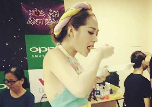 Bao Anh tranh thu an voi sau canh ga The Remix hinh anh