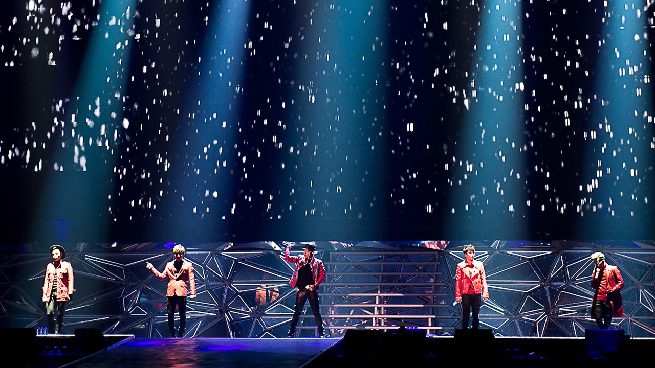 Bởi vậy, không những có được thành công trong lĩnh vực âm nhạc, Big Bang còn