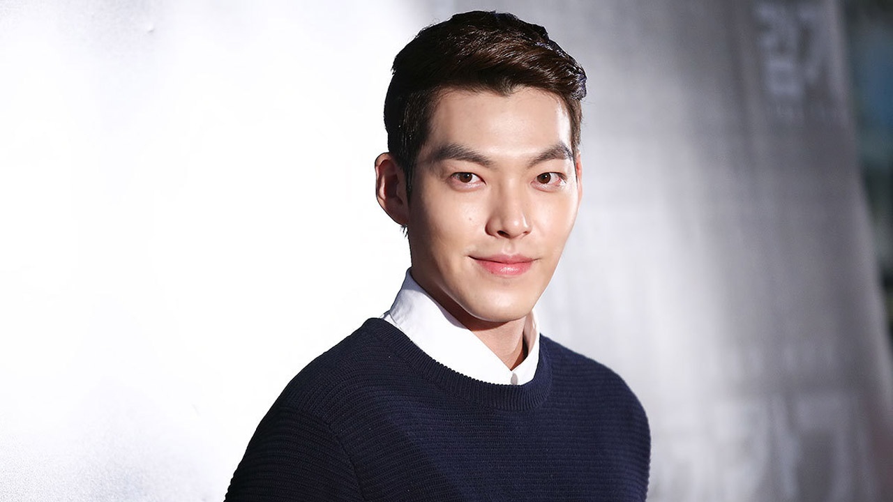 Trong một chương trình radio, Kim Woo Bin từng chia sẻ G-Dragon là ngôi sao anh muốn làm quen nhất. Nam diễn viên cho biết: “Tôi là một fan bự của G-Dragon và Big Bang vì thế tôi cảm thấy hơi khó khăn khi nói chuyện cùng anh ấy”.