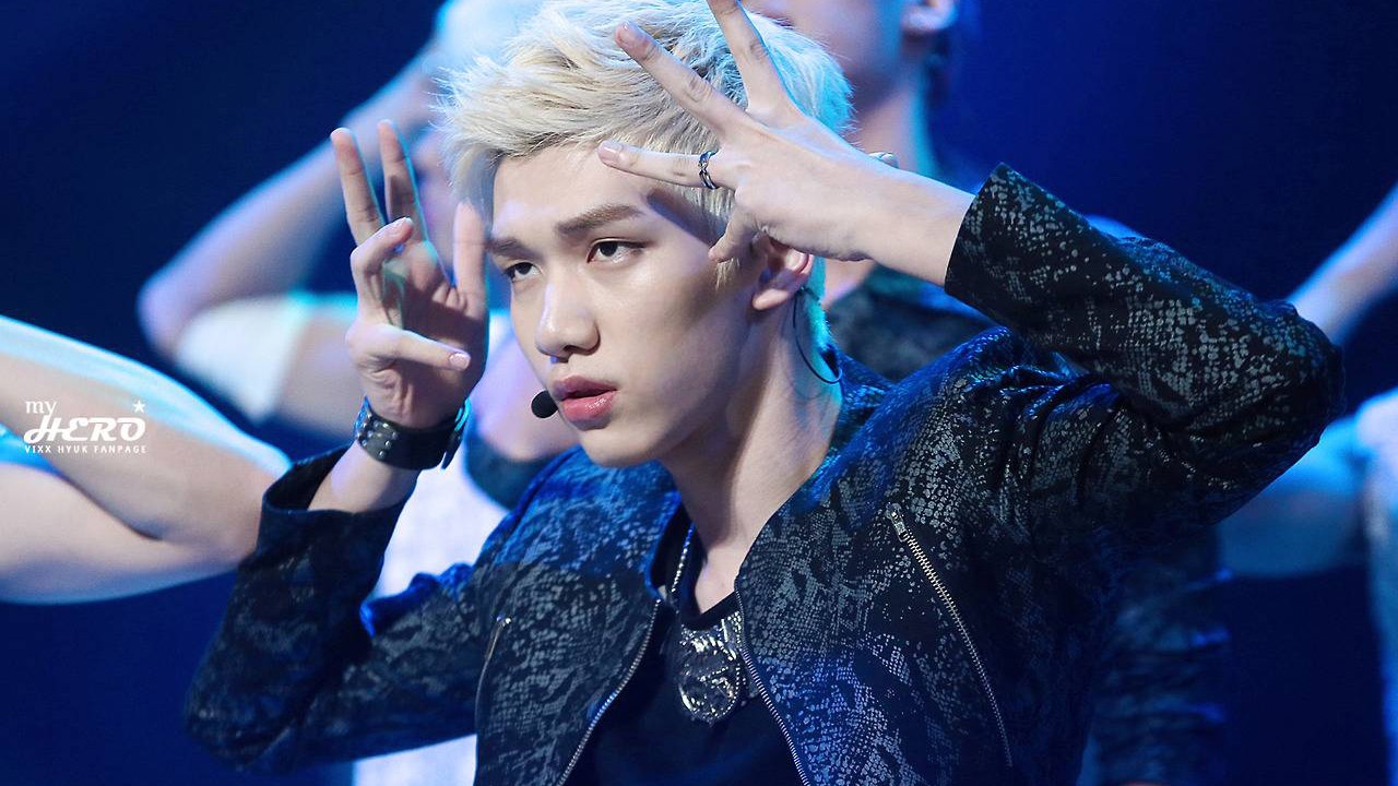 Trong khi đó, thành viên Hyuk của VIXX lại luôn bật nhạc Big Bang trong các fansign của nhóm mình.