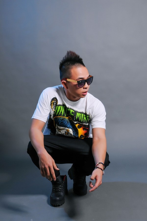 Nhà sản xuất âm nhạc