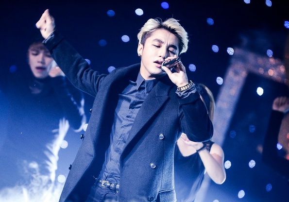 Son Tung M-TP hat sung hau bo thi The Remix hinh anh