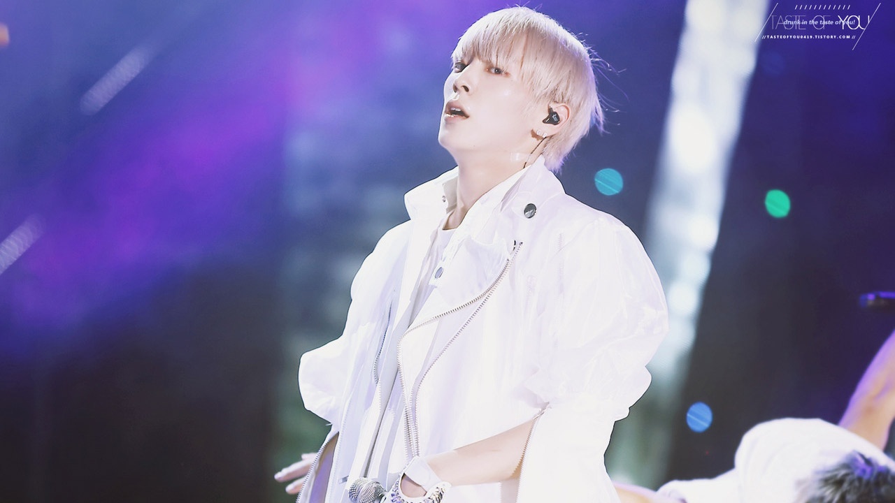 Yongguk của B.A.P sở hữu những bước nhảy đẹp mắt.